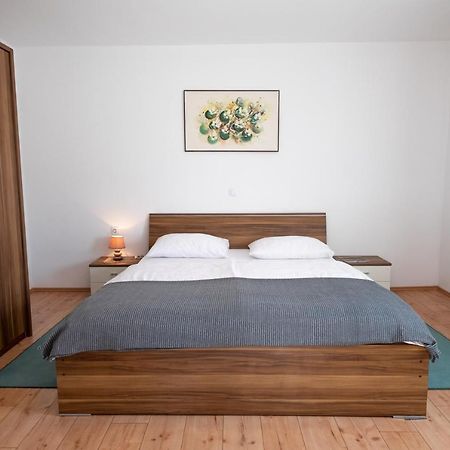 Apartmani Suzana Klenovica Ngoại thất bức ảnh