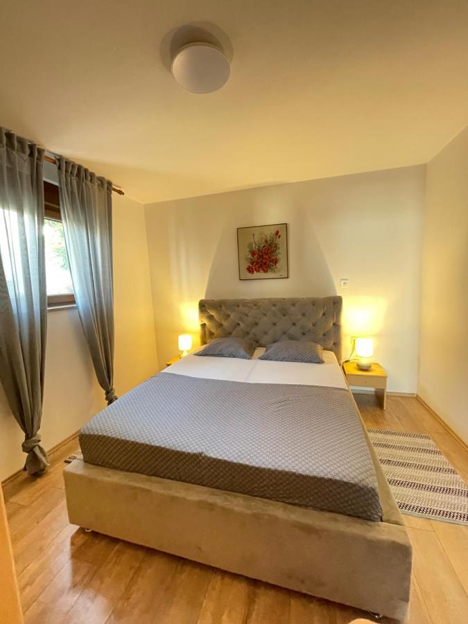 Apartmani Suzana Klenovica Ngoại thất bức ảnh